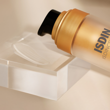 Load image into Gallery viewer, Isdinceutics Melaclear Advanced Dark Spot Corrector 30ml