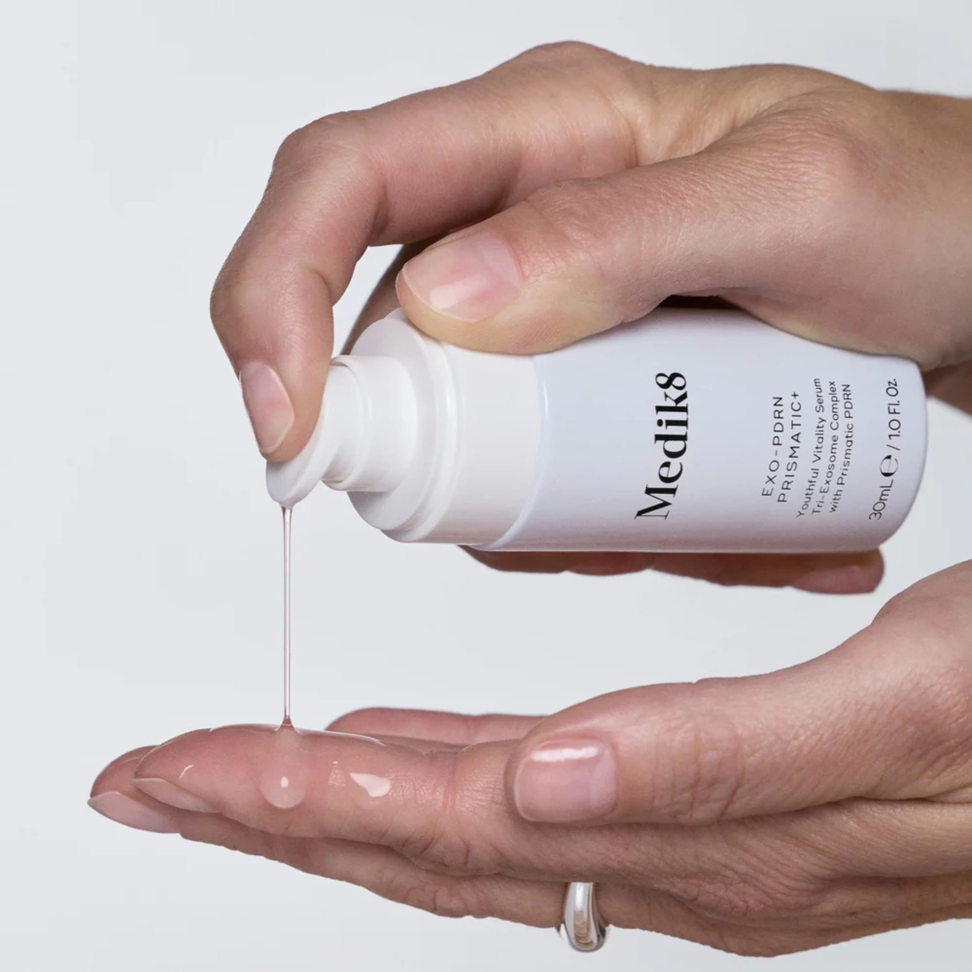 Load image into Gallery viewer, Medik8 Exo-PDRN Prismatic+ Serum 30ml
