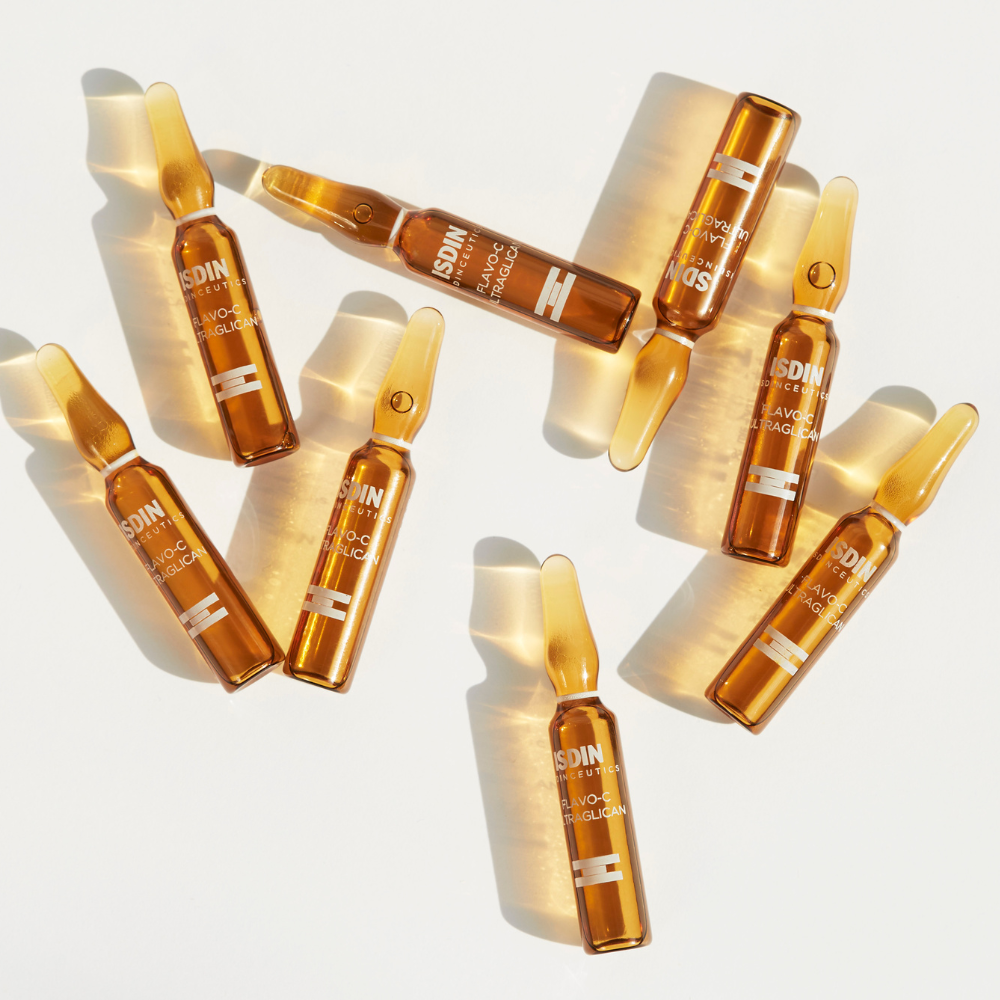 Load image into Gallery viewer, Isdinceutics Flavo-C Ultraglican Ampoules 10amp x 2ml

