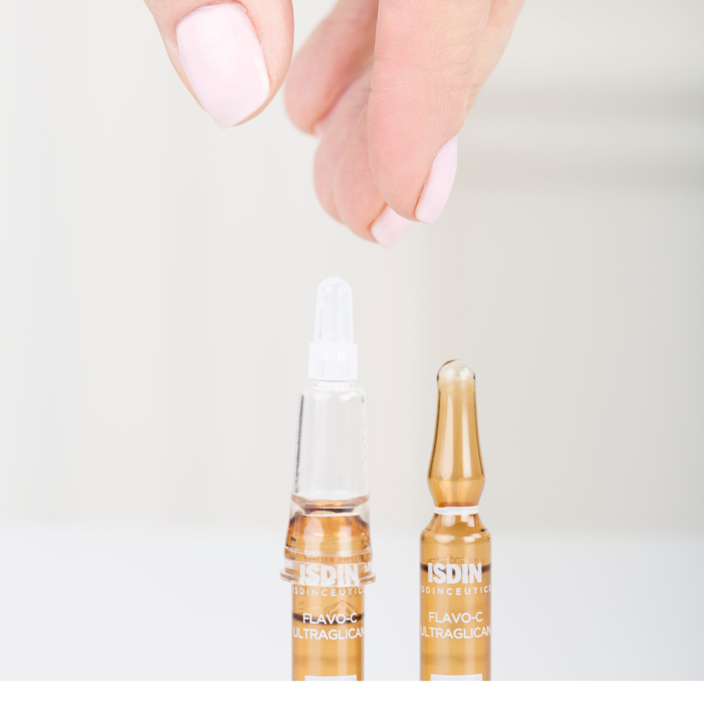 Load image into Gallery viewer, Isdinceutics Flavo-C Ultraglican Ampoules 10amp x 2ml
