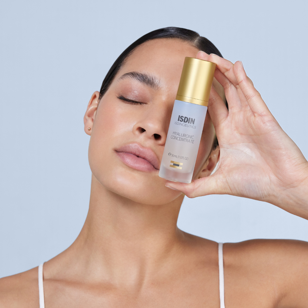 Load image into Gallery viewer, Isdinceutics Hyaluronic Concentrate Serum 30ml
