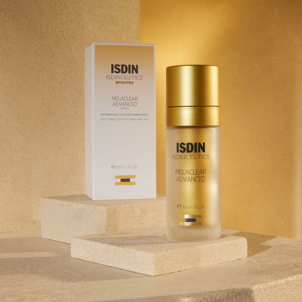 Load image into Gallery viewer, Isdinceutics Melaclear Advanced Dark Spot Corrector 30ml
