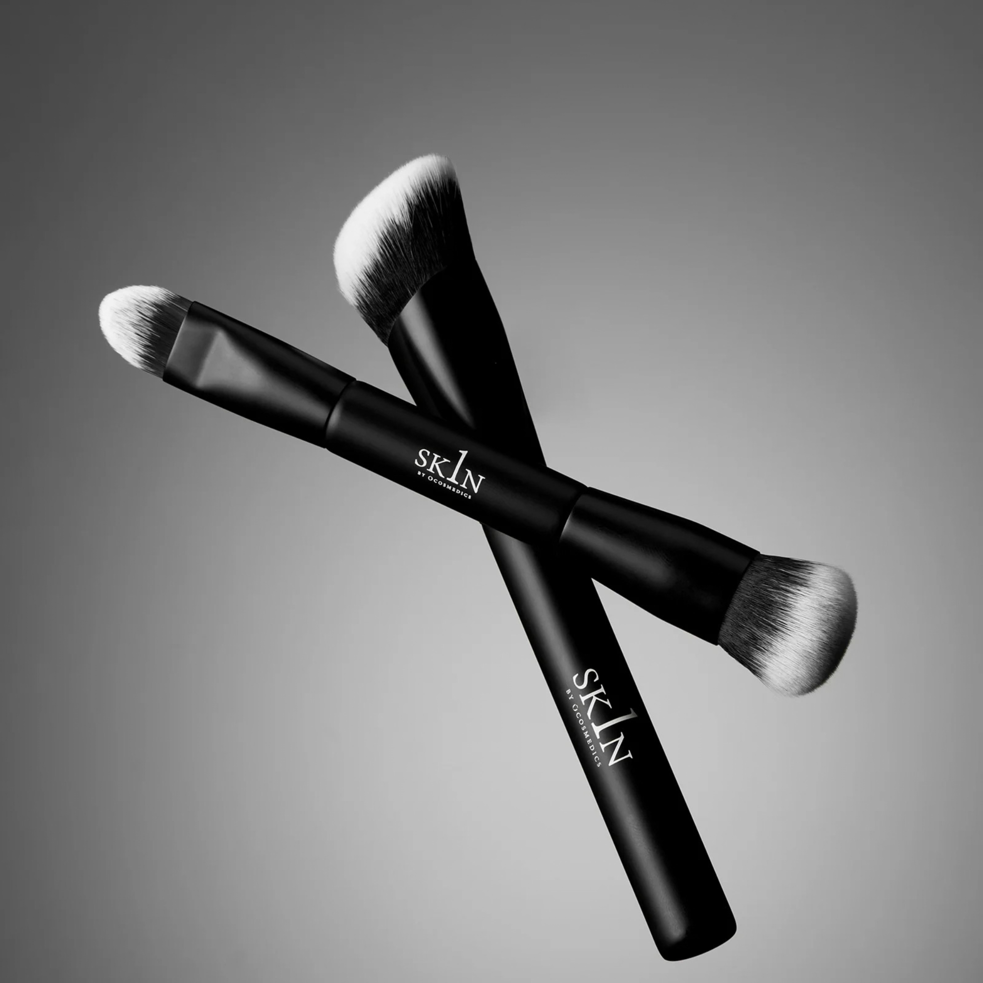 Load image into Gallery viewer, O Cosmedics Seamless Complexion Brush
